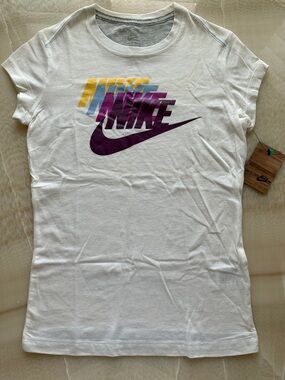 Nike Vintage White Short Sleeve Tee with Purple Blue and Yellow Graphic